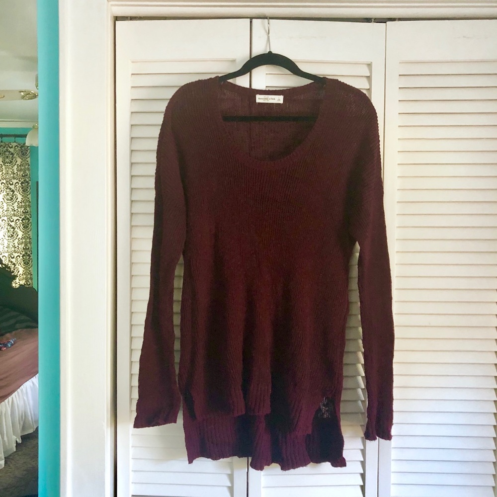 ❌[SOLD]❌ Red/plum colored Abercrombie & Fitch knit sweater